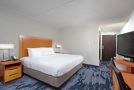 Room, 1 King Bed (Mobility/Hearing Access, Roll-In Shwr) (1 King Bed)