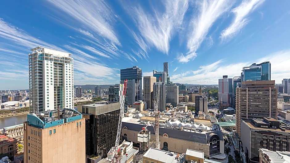 Oaks Brisbane Festival Suites