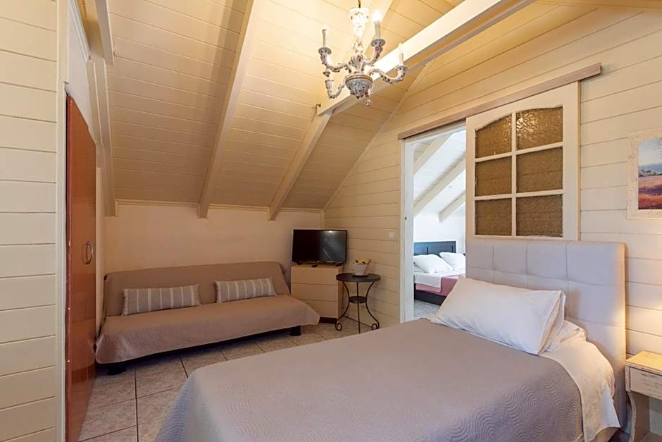 Tsolakis Studios & Apartments