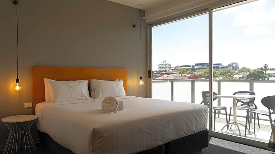 Cosmopolitan Hotel and Apartments