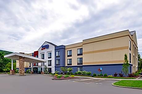 Fairfield Inn by Marriott Corning Riverside
