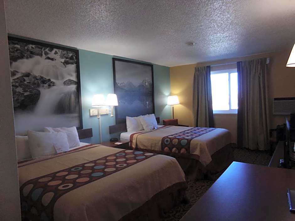 Super 8 by Wyndham Gillette