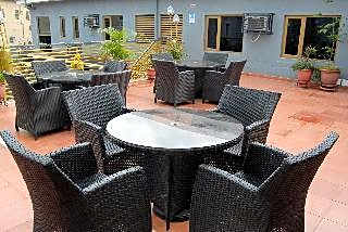 Kings Celia Hotel & Suites