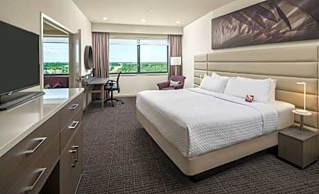 1 Bedroom Suite Living Area Additional Half Bathroom