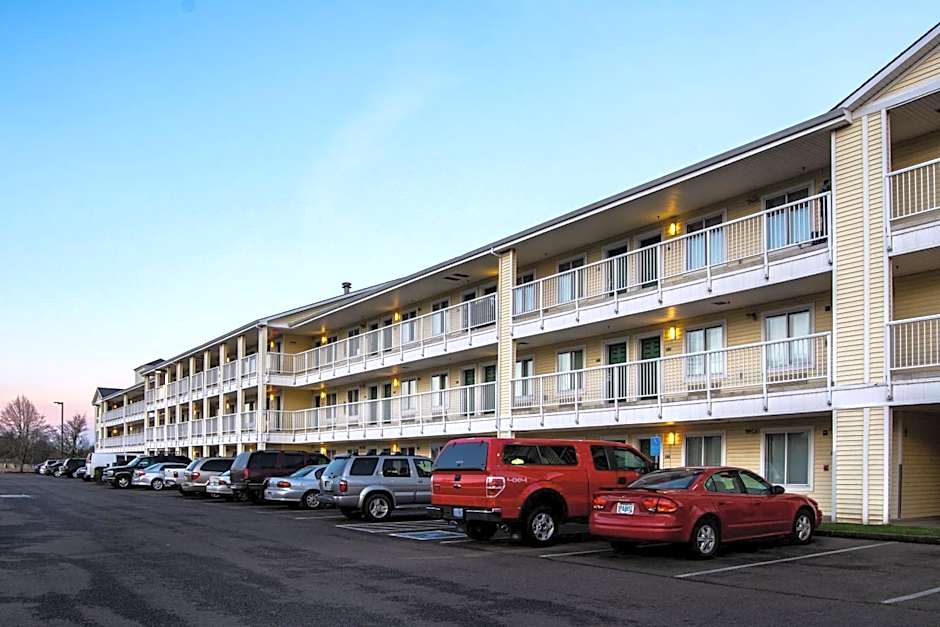 HomeTowne Studios Salem, OR