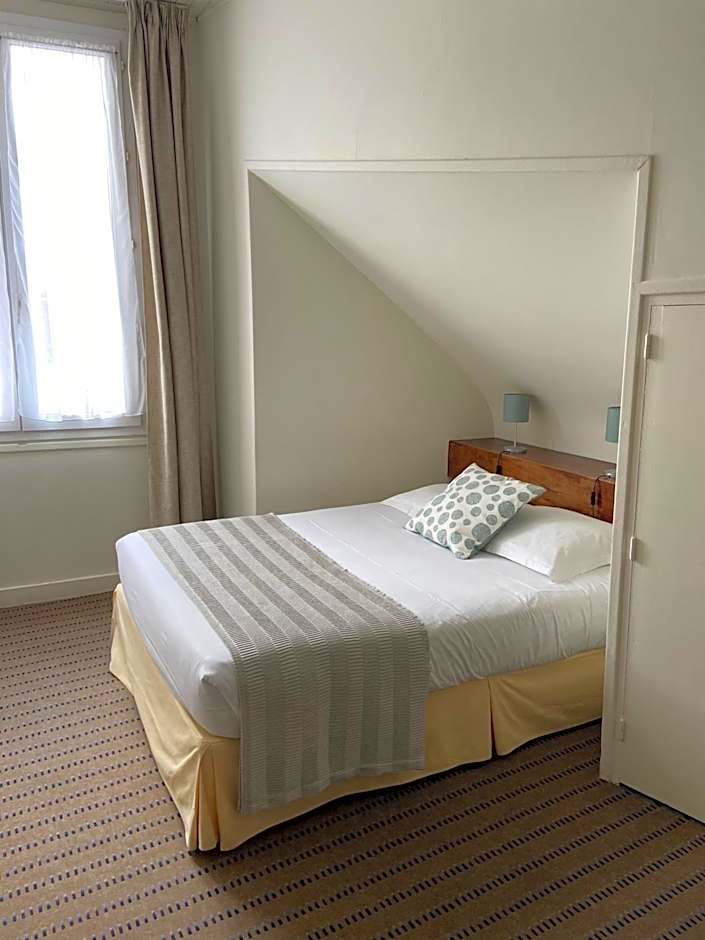 Hôtel De France - Restaurant L'insolite