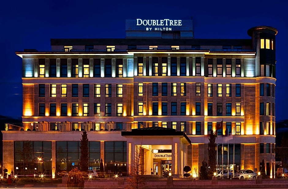 Photo 1 of 50 of DoubleTree by Hilton Van