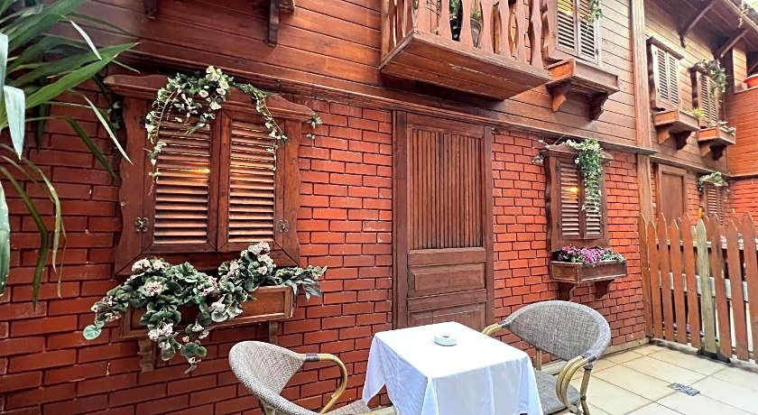 GLK PREMIER Regency Suites & Spa