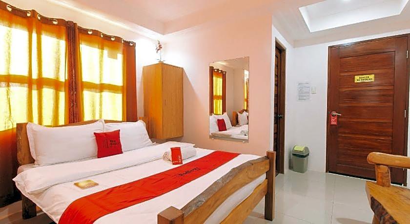 RedDoorz Plus @ Jollydays Hotel Nueva Ecija