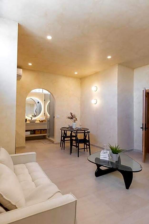 Presidential Studio with Gated Parking at Casas Sanblu