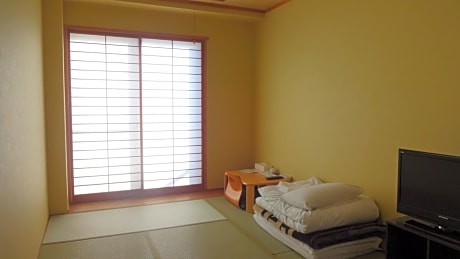 Japanese-Style Twin Room - Male Only - Non-Smoking