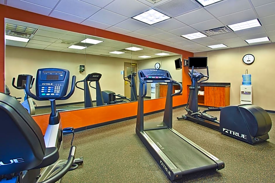 Holiday Inn Express and Suites Pittsburgh West Mifflin By IHG