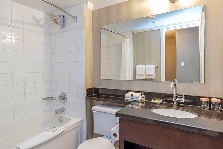 Sandman Vancouver Airport