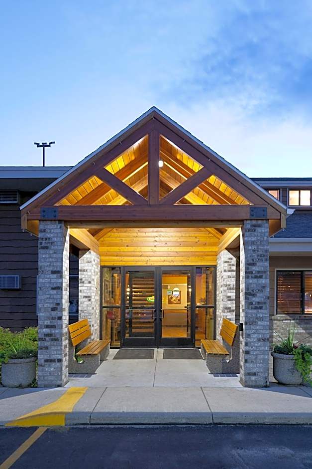 AmericInn by Wyndham Roseau