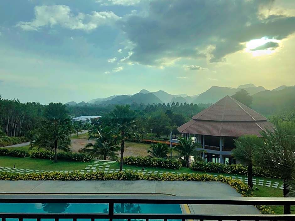 Takhun Mountain View