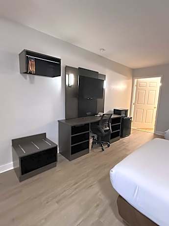 Quadruple Room - Non-Smoking