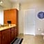 Amazing Condos Beautiful View 2 Blocks To French Quarter, Small Rooftop Pool, Gym, Seanger Theater, Super Dome, And Bourbon St