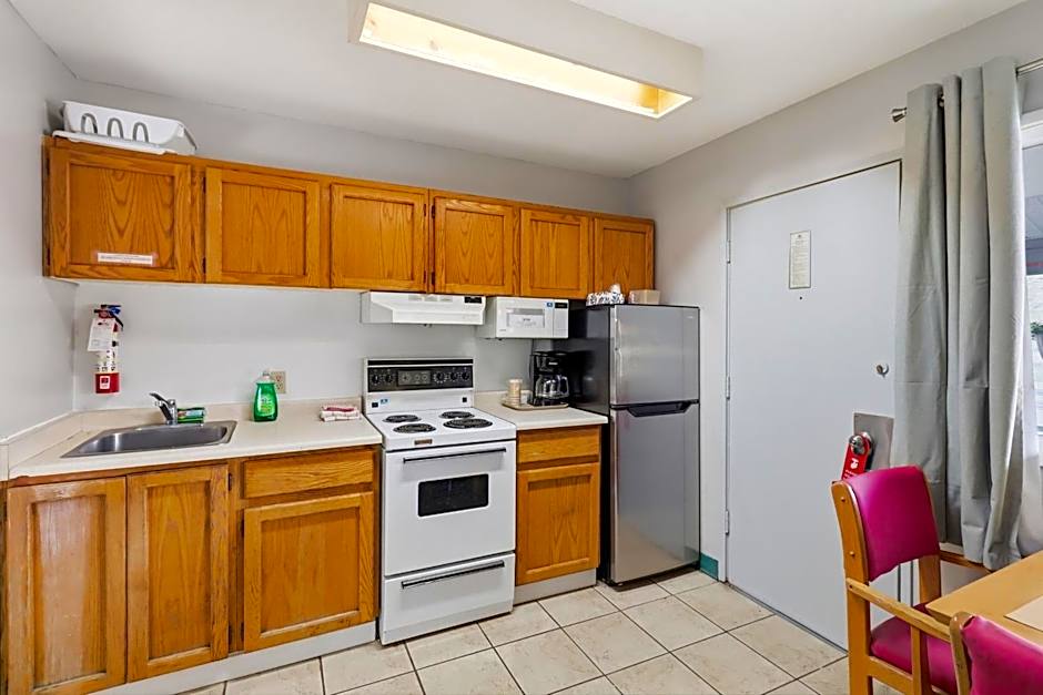 Canadas Best Value Desert Inn & Suites Cache Creek