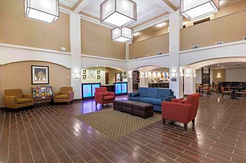 Comfort Inn & Suites Allen Park - Dearborn