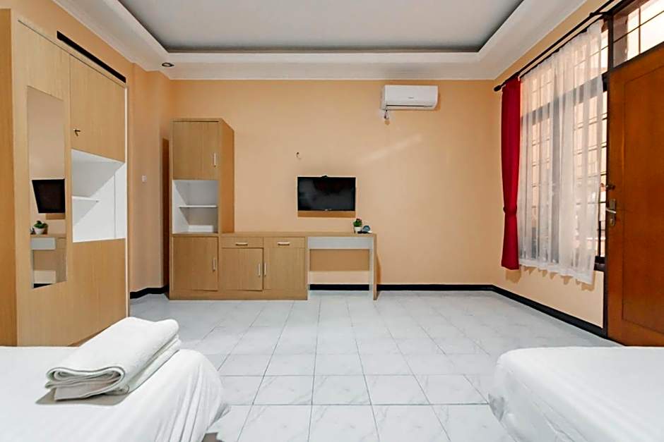 Shofy Guest House Mitra RedDoorz