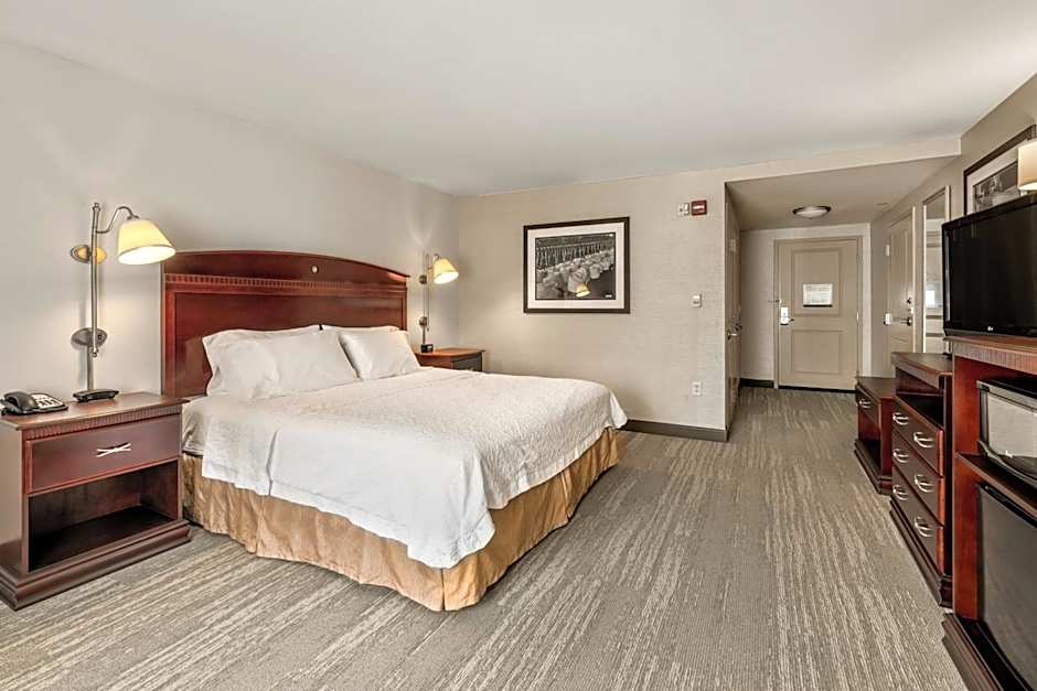 Hampton Inn By Hilton Nashua