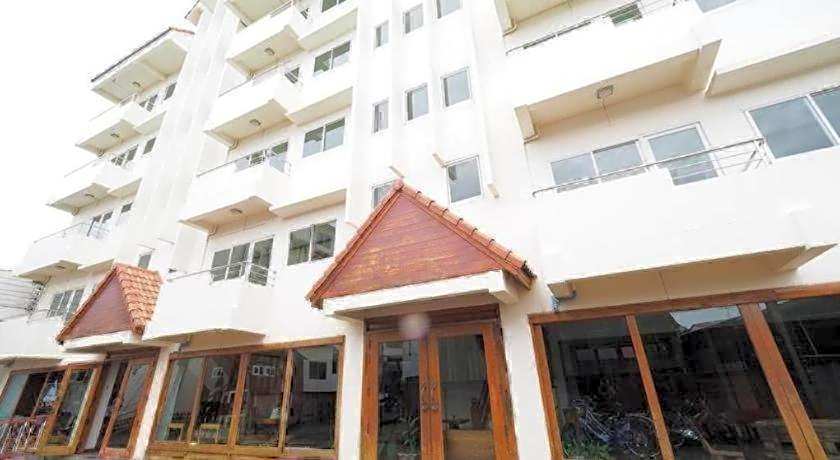 Fah Place Hotel