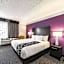 La Quinta Inn & Suites by Wyndham San Antonio Downtown