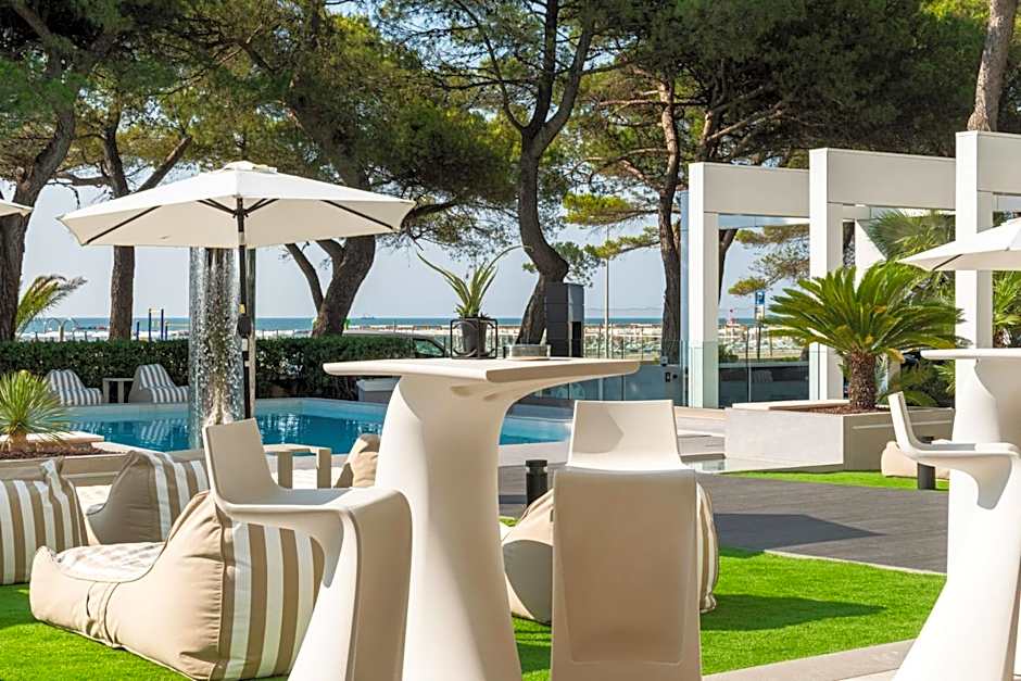 International Beach Hotel