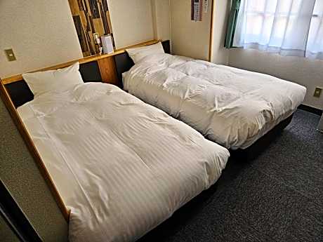 Twin Room - Non-Smoking