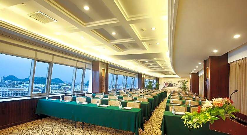 Lijiang Waterfall Hotel