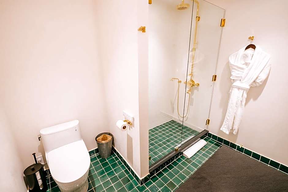 Eleven Revelstoke Lodge