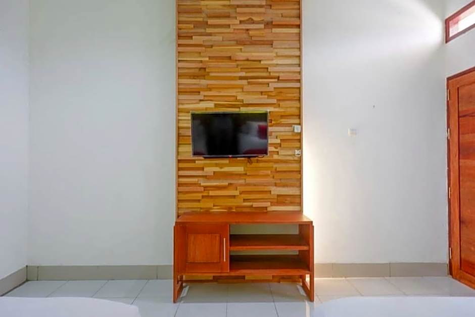 RedDoorz near Taman Makam Pahlawan Tatura