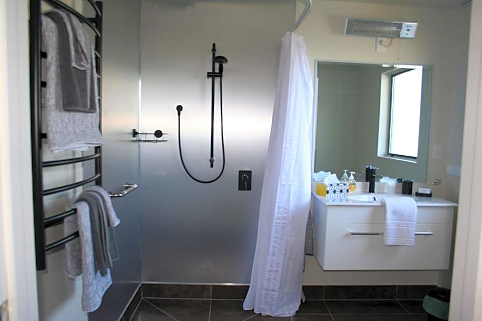 AHAVA Bed & Breakfast