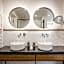 Budapest Eye- Boutique Suites, by BQA
