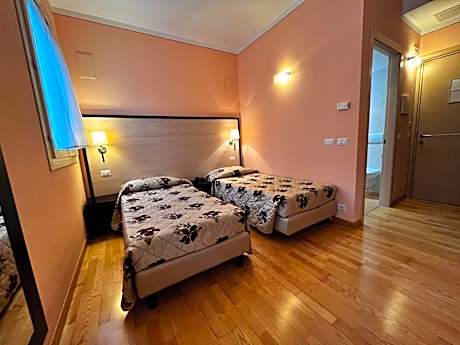 Double or Twin Room with Bathroom