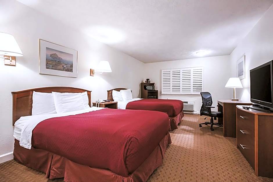Sky Palace Inn & Suites McCook – McCook, NE