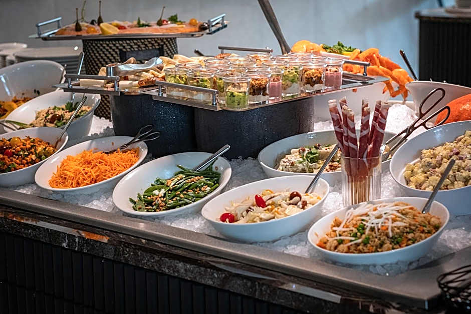 GOLDEN TULIP LYON OUEST TECHLID Hotel & Spa