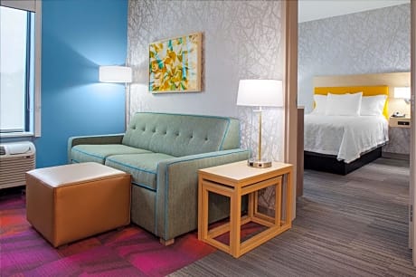 1Queen Hearing Accessible Suite Nonsmoking