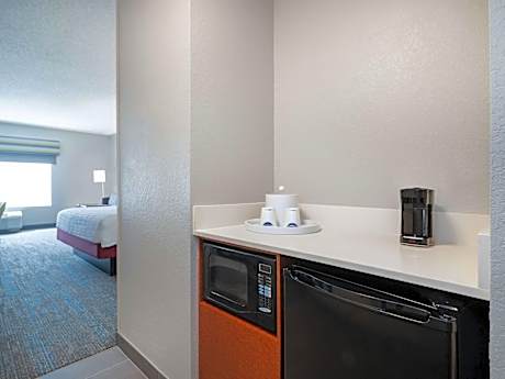 King Room with Accessible Tub - Mobility and Hearing Access/Non-Smoking