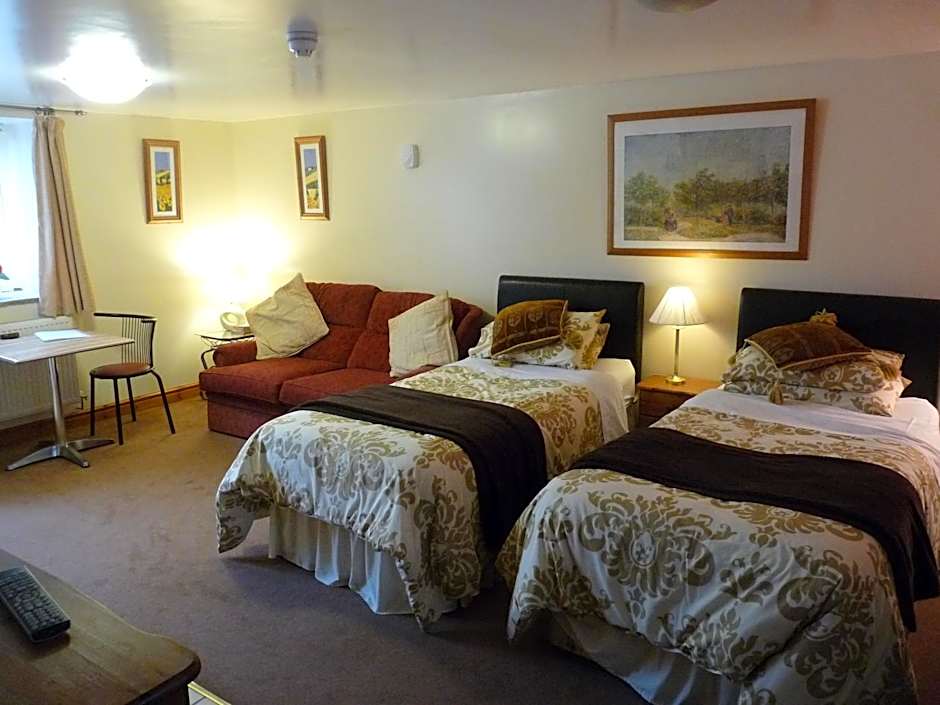 Oakenholt Farm Bed and Breakfast