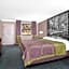 Super 8 by Wyndham Austell/Six Flags