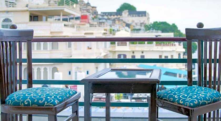 Hotel Devraj Niwas on Lake Pichola Udaipur