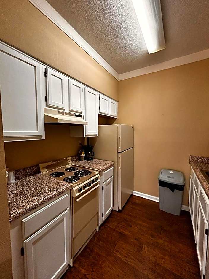 Plantation Oaks Suites & Inn Millington