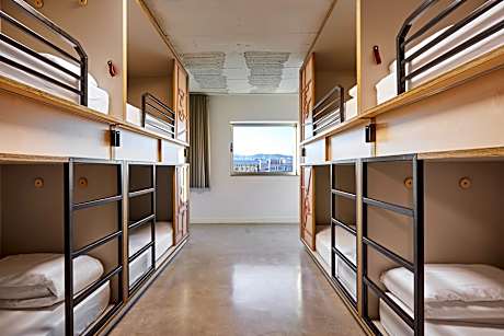 bed in only female shared Room for 8 people