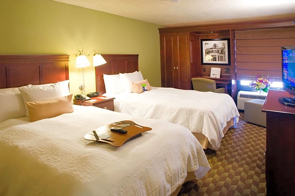 Hampton Inn I-10 & College Drive