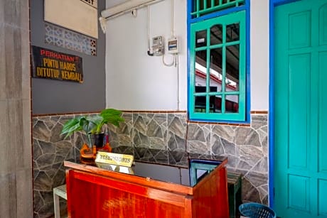 Formerly RedDoorz Syariah near POLTRAN Tegal