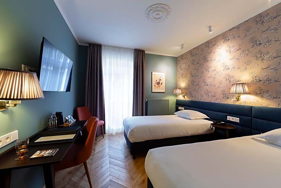 Hotel Perrin - former Carlton