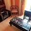 Château Lambert Moulinsart Hotel, shuttle airport, long term parking, snooker, large terrasse, dinner, breakfast