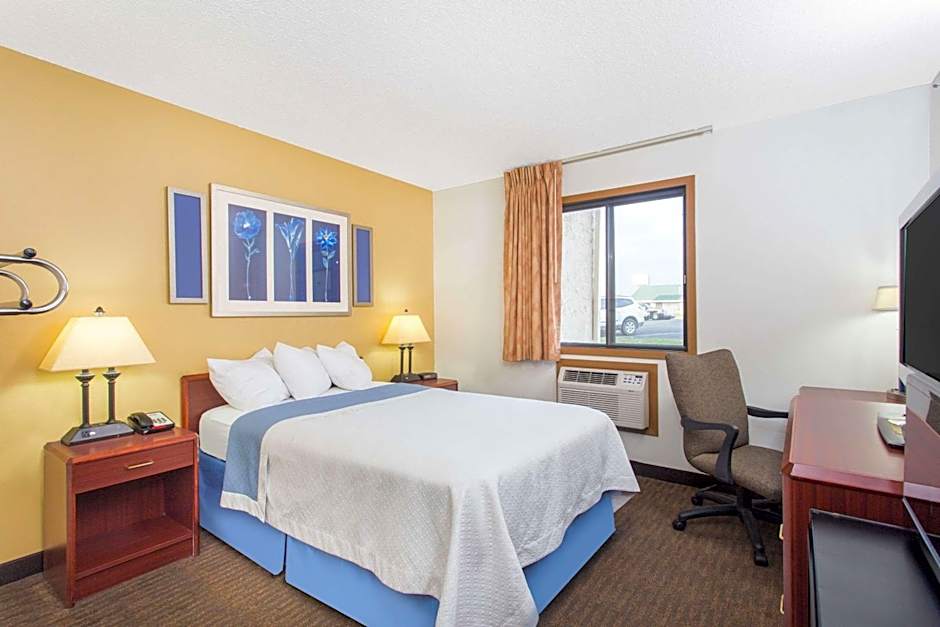 Days Inn by Wyndham Austin