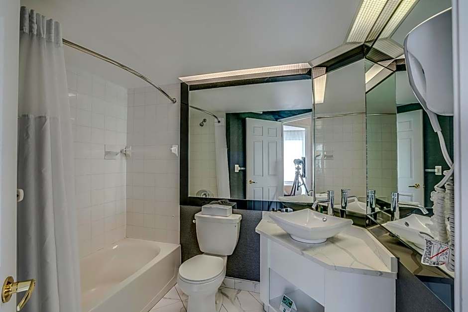 Quality Suites Ste Anne De Beaupre